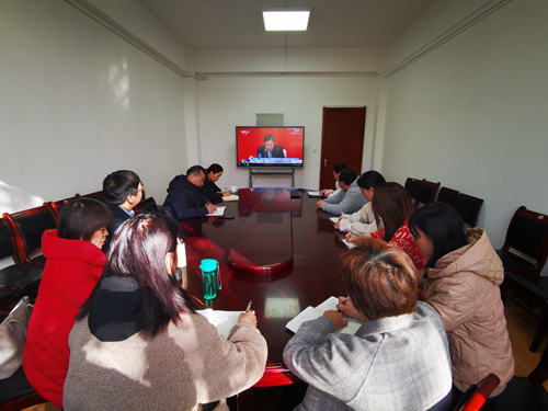 教师代表观看现场_副本.jpg