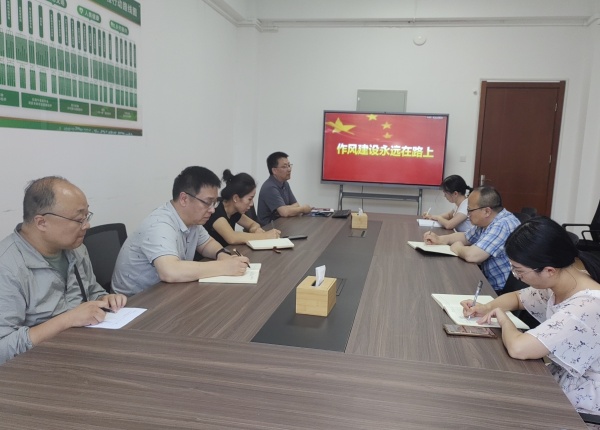 学院党委书记为教工第五党支部讲授专题党课