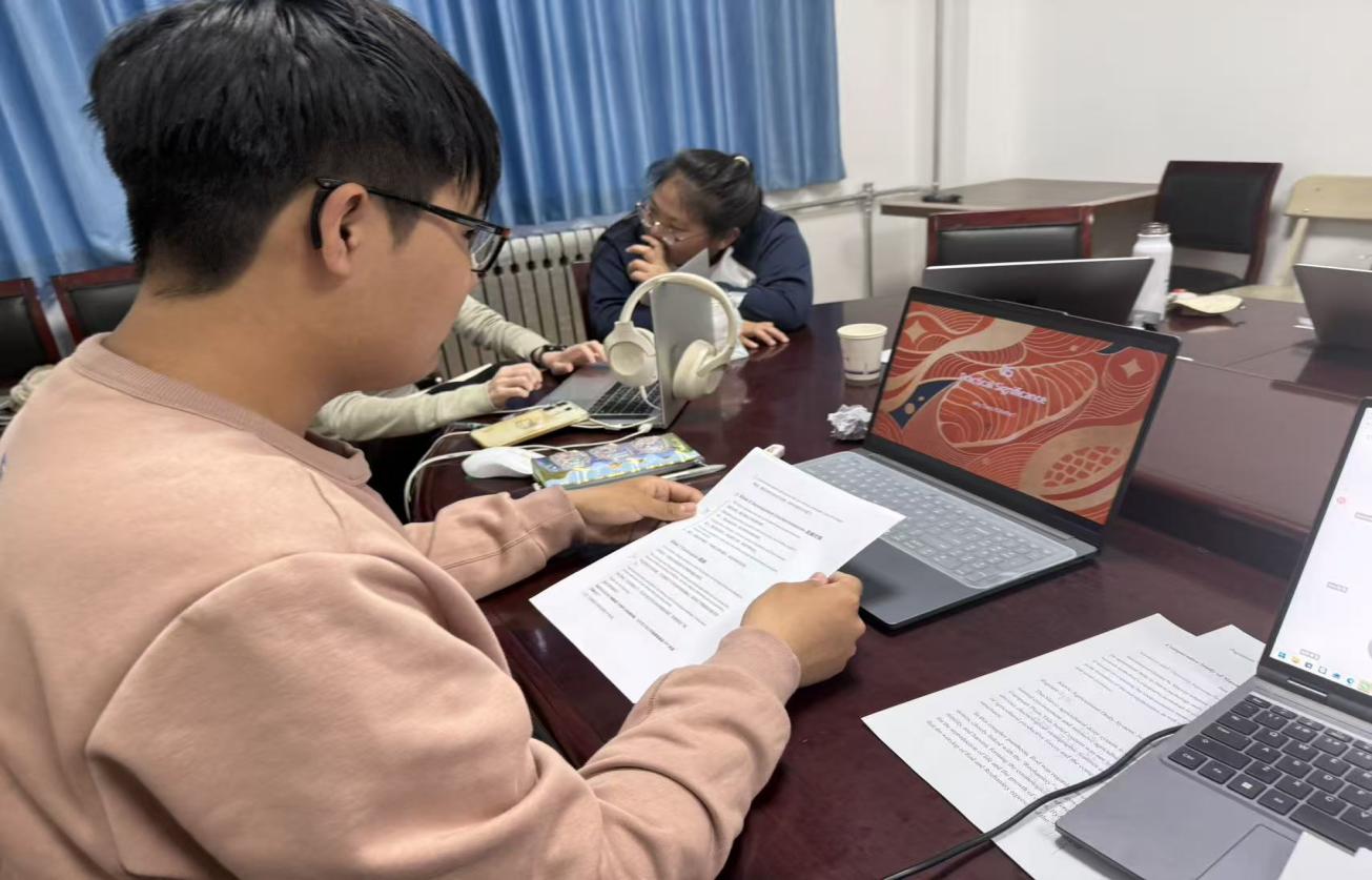 俄语专业学生参加白俄国际研讨会