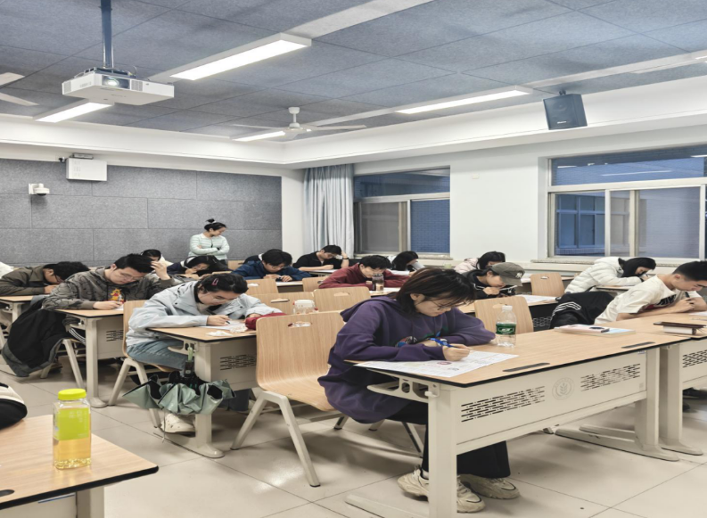 俄语系组织师生参加俄语