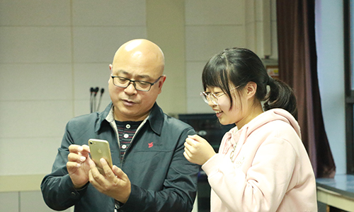 老师耐心点评讲解.jpg