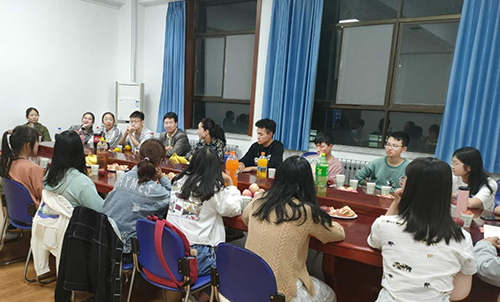 书记和班主任发言.jpg