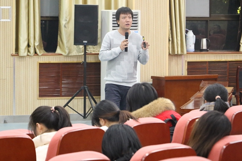 讲座现场_副本.jpg