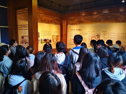 bedd681df553434dbb82384675a01773.jpg 参观张载祠_副本.jpg