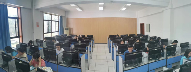 ade2c4a9c179441580c2fb3ab65a4e09.jpg 19级翻译方向线上进行专业技能实习.jpg