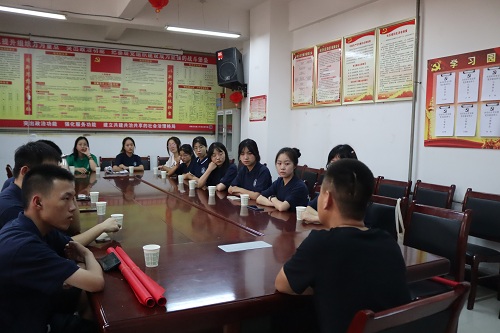 社区座谈会.JPG
